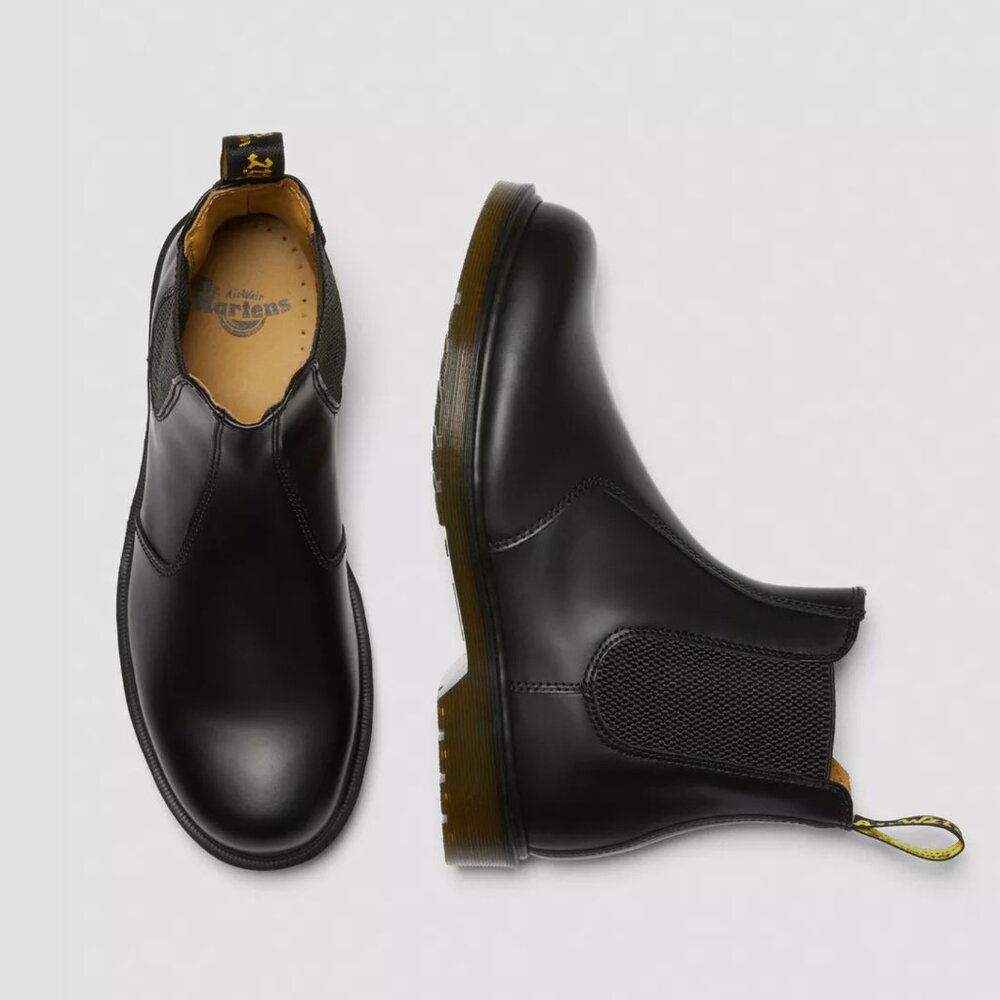 Dr. Martens 2976 Leather Chelsea Boots